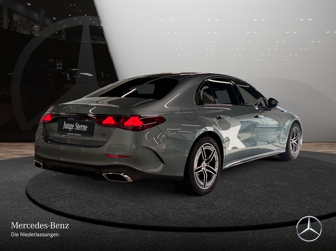 Mercedes-Benz E 200 AMG Line Sedan