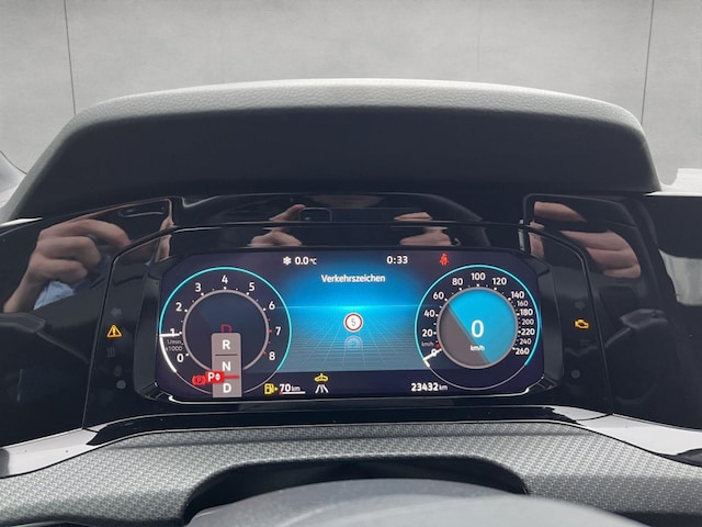 Volkswagen Golf 1.5 eTSI DSG Golf VIII R-Line