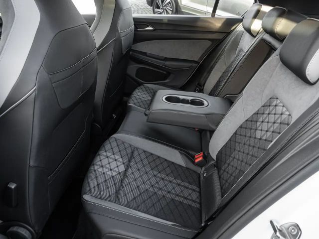 Volkswagen Golf 2.0 TDI DSG R-Line