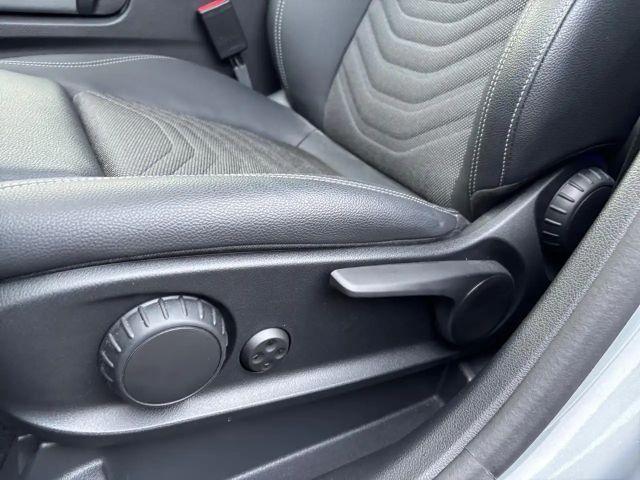 Mercedes-Benz GLA 200 Progressive