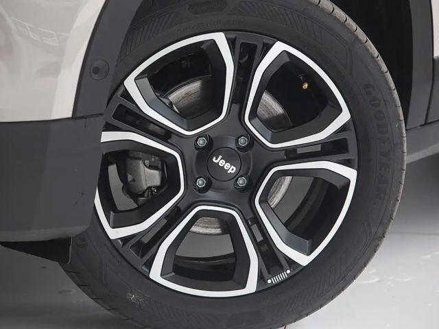 Jeep Avenger Full-Electric Summit