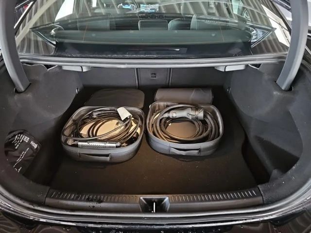 Mercedes-Benz A 250 A 250 e