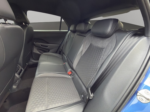 Volkswagen T-Roc 1.5 eTSI DSG IQ.Drive R-Line