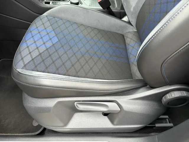 Volkswagen Tiguan R / R-Perform. - Akrapovic / DCC- Fahrwerk