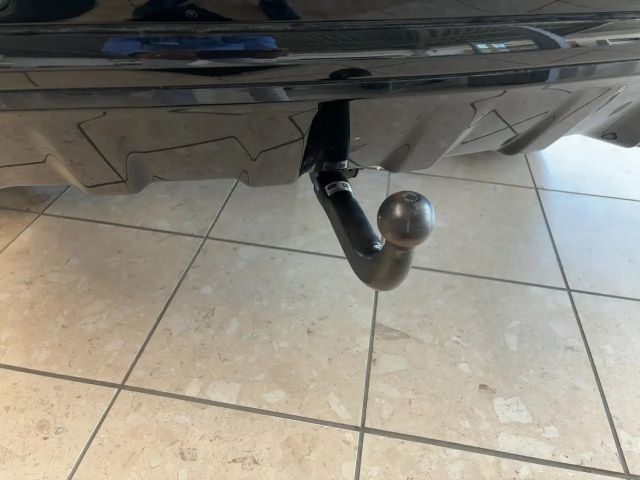 Land Rover Discovery Sport P300e