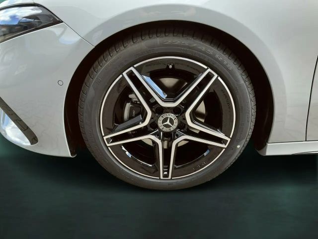 Mercedes-Benz A 180 AMG Line