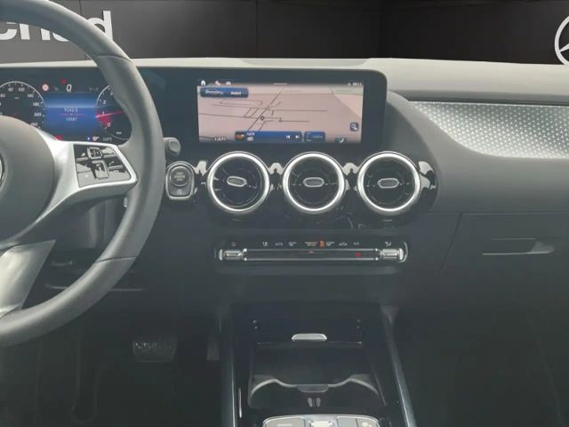 Mercedes-Benz B 180 Progressive Sedan