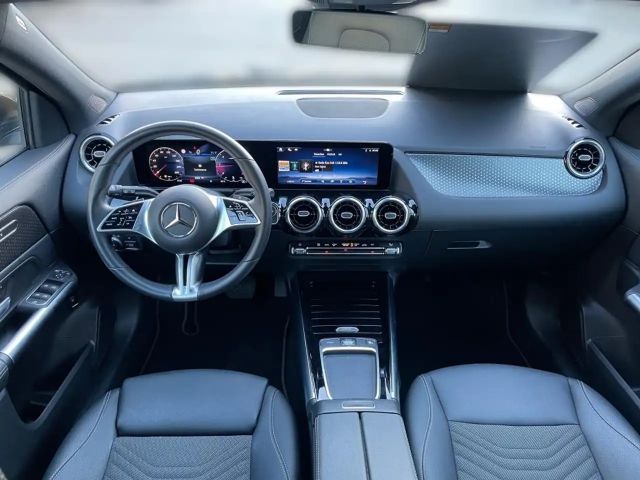 Mercedes-Benz GLA 180 GLA 180 d Progressive