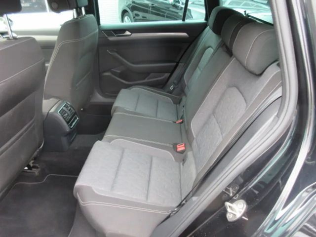 Volkswagen Passat 1.5 TSI Business DSG Variant