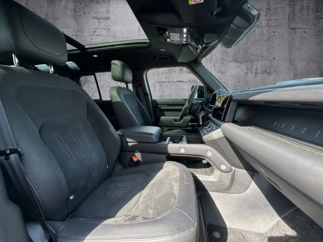 Land Rover Defender 110