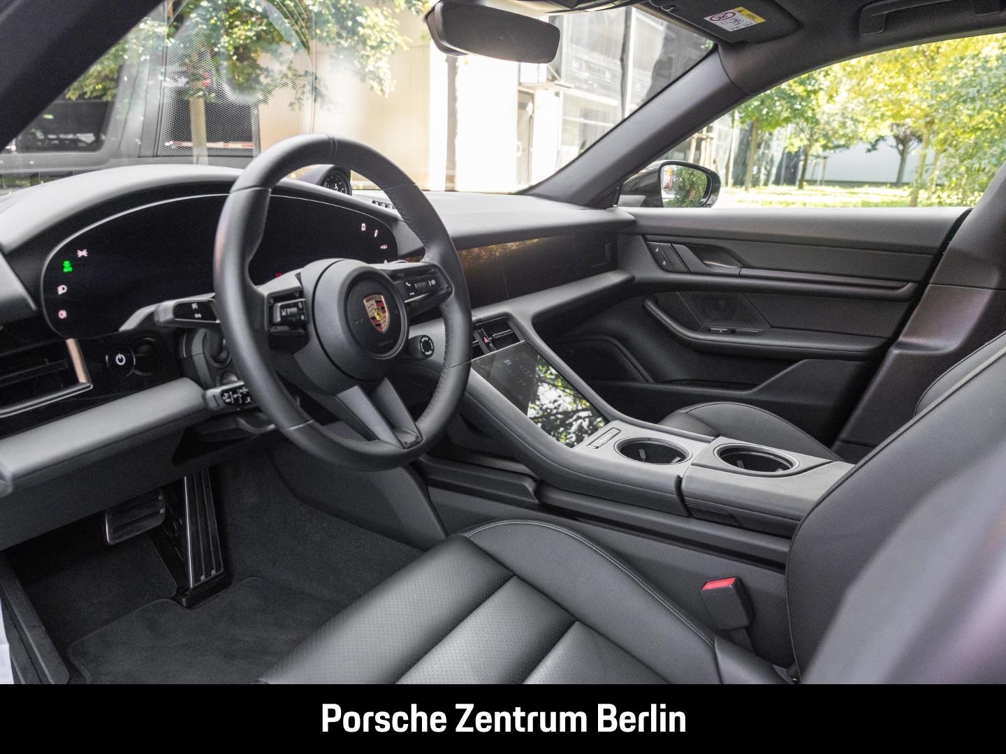 Porsche Taycan 4 Cross Turismo