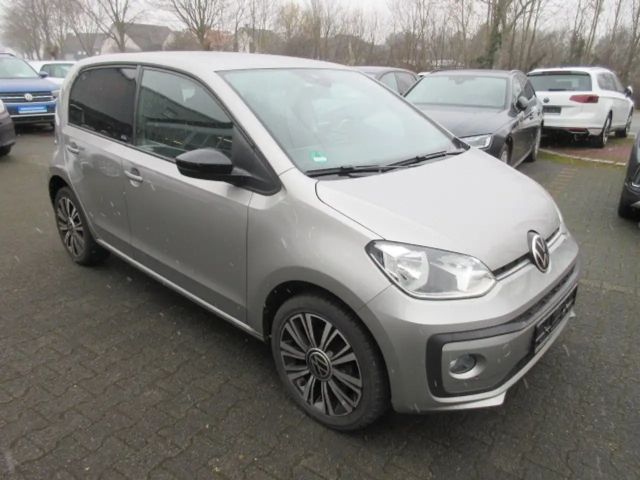Volkswagen up! Active
