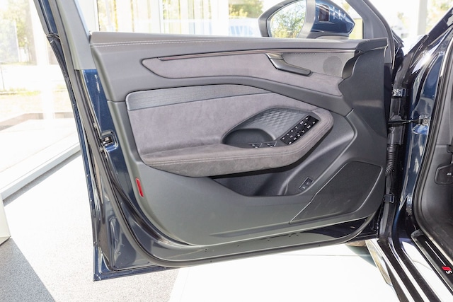 Audi A6 Avant Quattro S-Tronic