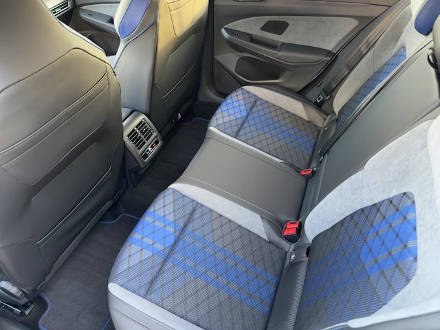 Volkswagen Golf Akra Pano Navi HarmanKardon