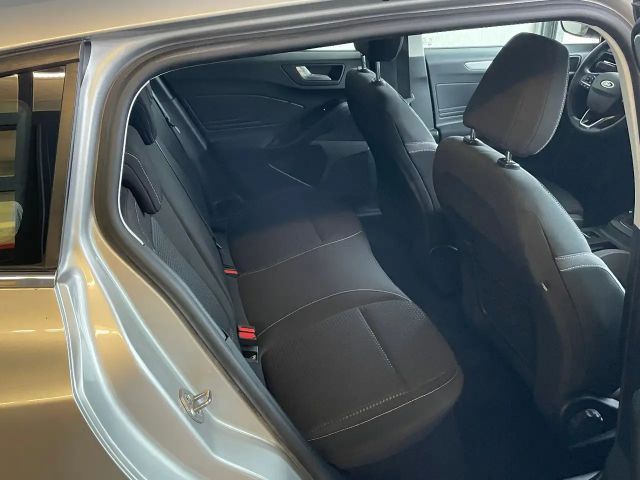 Ford Focus Cool & Connect Wagon