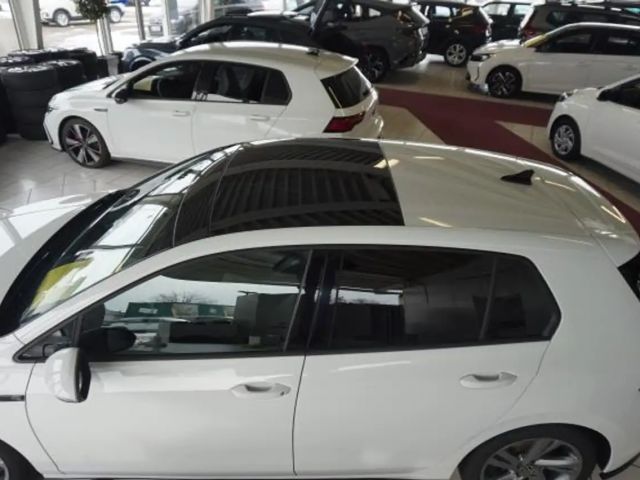 Volkswagen Golf DSG R-Line