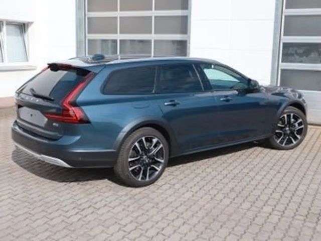 Volvo V90 Cross Country AWD Plus