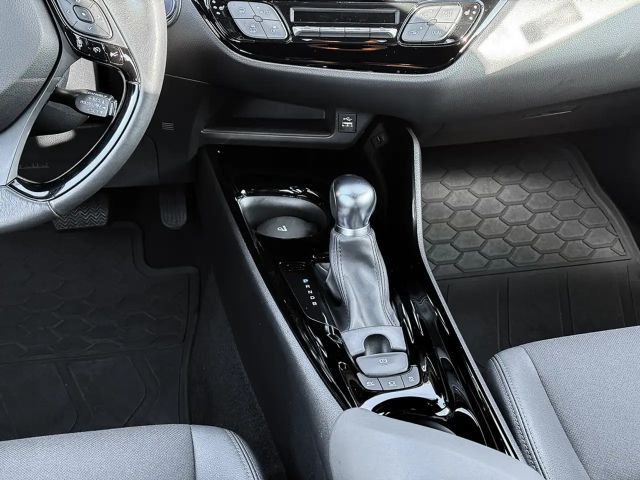 Toyota C-HR Hybride Team D