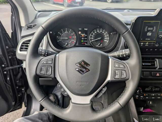 Suzuki S-Cross Hybrid