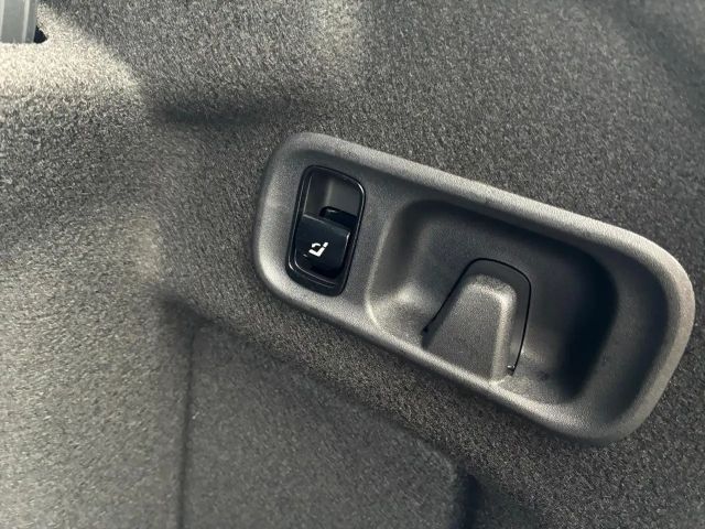 Mercedes-Benz C 180 AMG Line Sedan