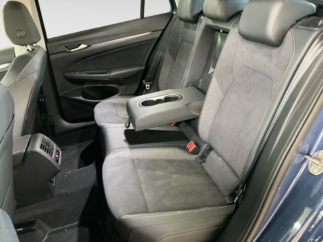 Volkswagen Golf 1.5 eTSI DSG Variant