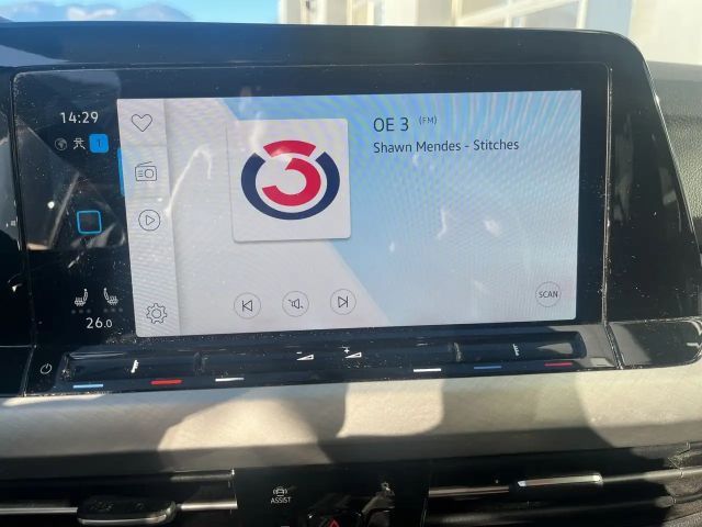 Volkswagen Golf Life Variant