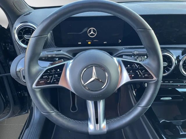 Mercedes-Benz A 180 A 180 Advanced AUTO*LED*RFK*MBUX*LENKRADHEIZUNG*