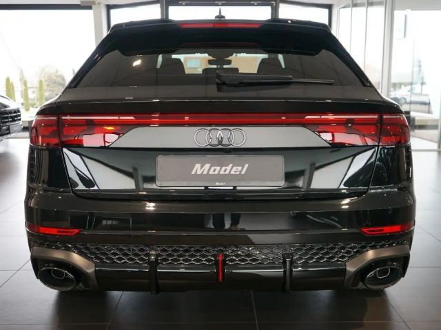 Audi RS Q8 Performance