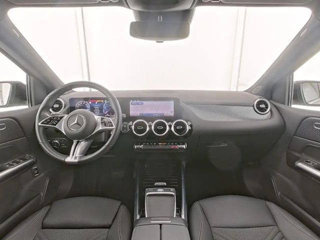 Mercedes-Benz B 200 B 200 d Sedan