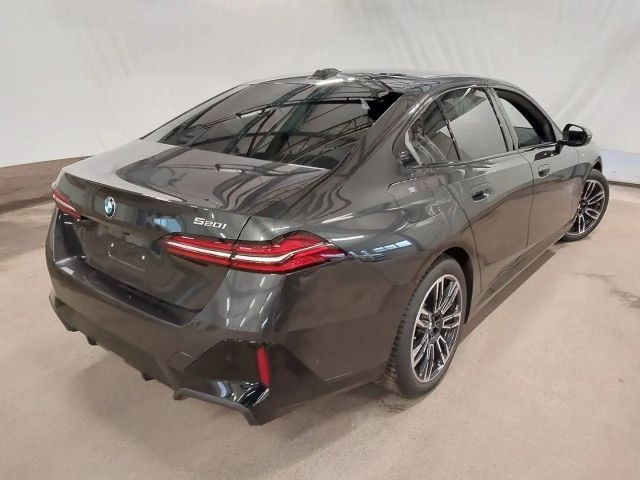 BMW 520 520i M-Sport Sedan