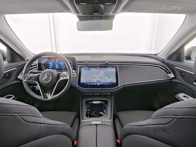Mercedes-Benz E 220 AVANTGARDE E 220 d Estate