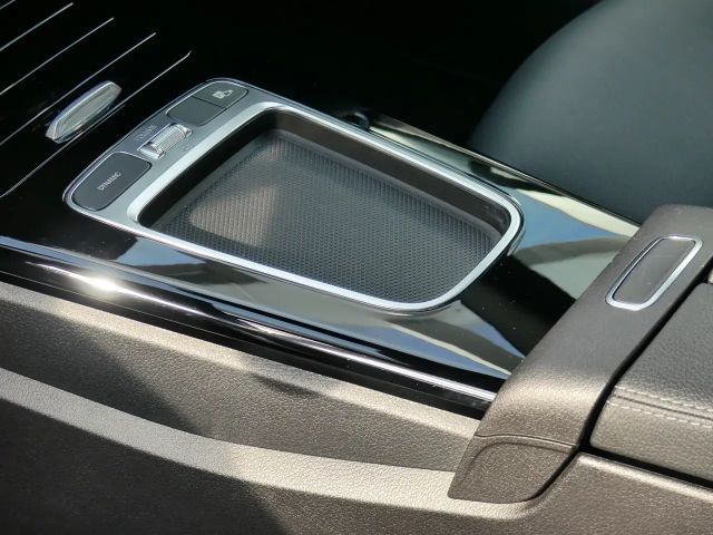 Mercedes-Benz CLA 180 Progressive Sedan