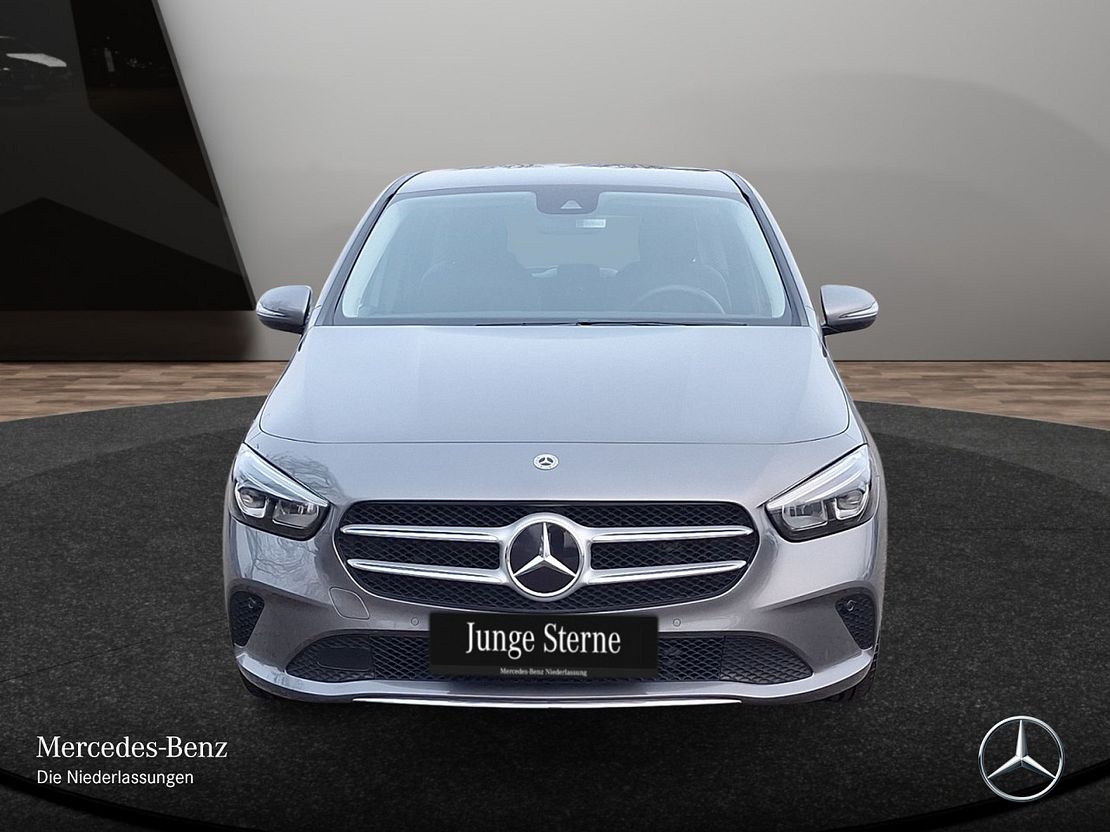 Mercedes-Benz B 180 Sedan