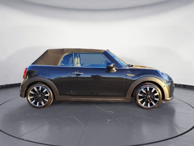 MINI Cooper Cabrio Classic Trim Steptronic Navi Head-