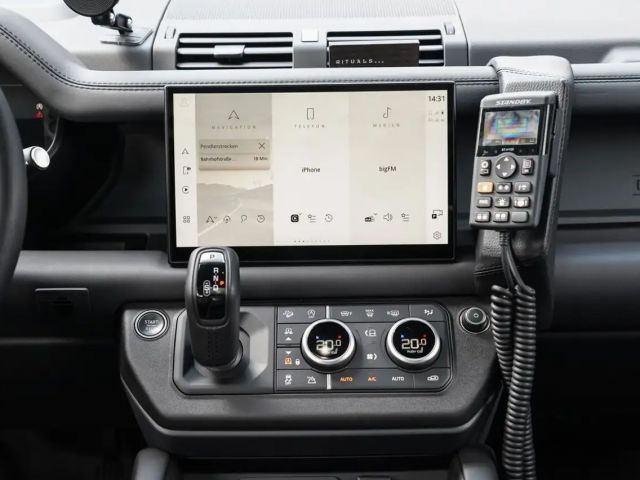 Land Rover Defender 110 Dynamic HSE