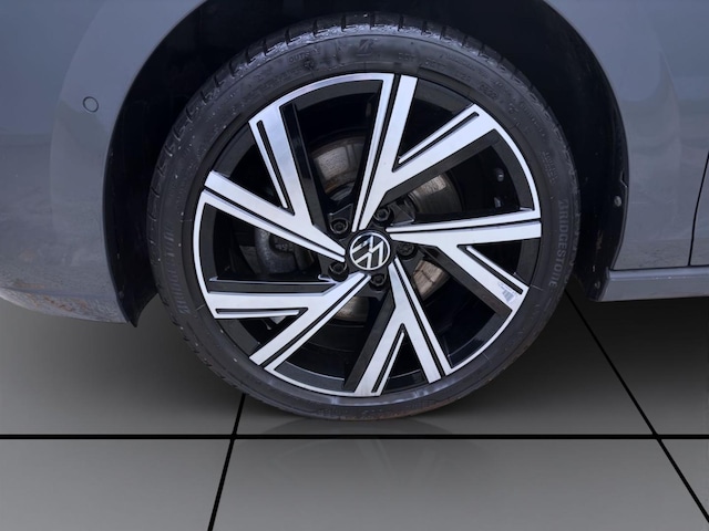 Volkswagen Golf 2.0 TSI DSG Style