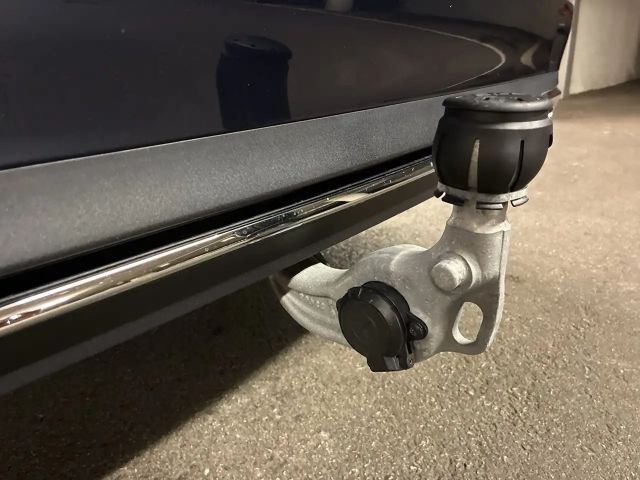 Mercedes-Benz E 220 4MATIC E 220 d Estate