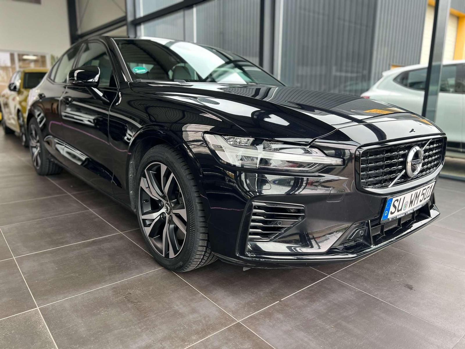 Volvo S60 AWD R-Design Recharge