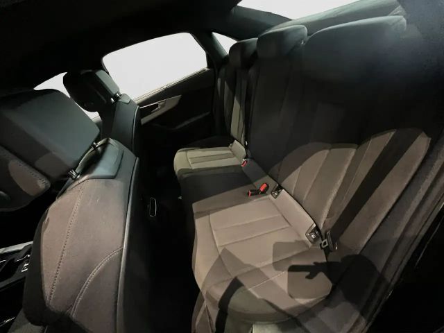 Audi A4 40 TDI S-Line Sedan
