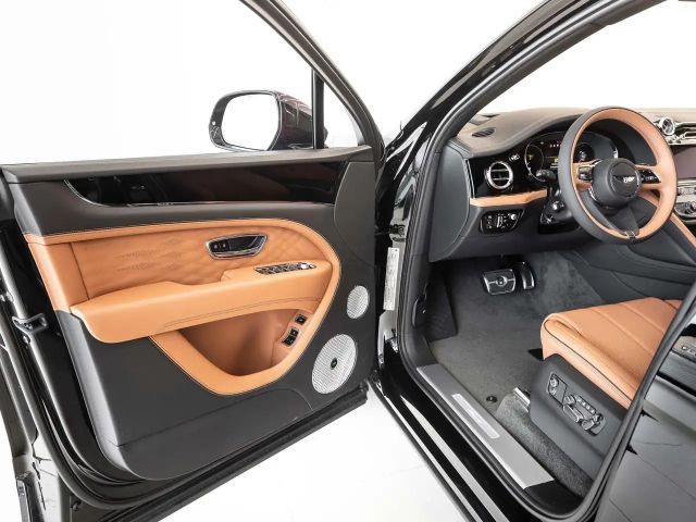Bentley Bentayga EWB AZURE BLACK / TAN / FULL OPTION