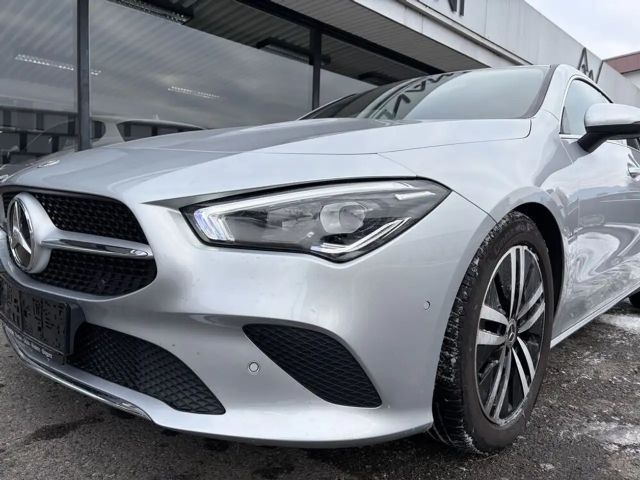 Mercedes-Benz CLA 180 Sedan