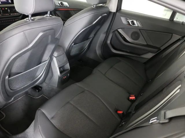 BMW 118 118i Sedan Sport Line