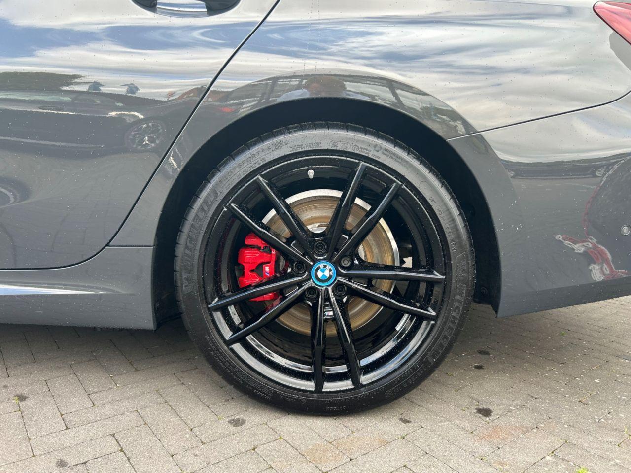 BMW 330 330e Touring