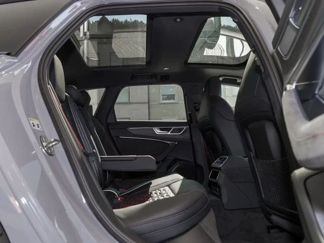 Audi RS6 Avant Performance Quattro