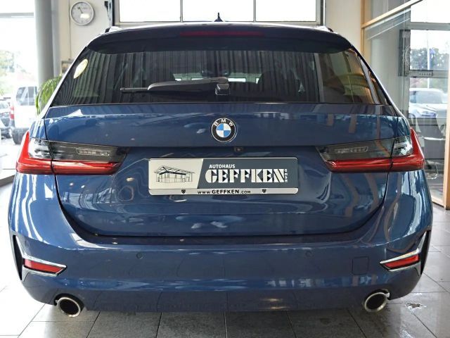 BMW 330 330i Luxury Line Touring