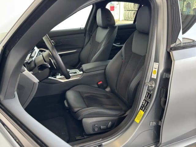 BMW 320 320d M-Sport Sedan xDrive