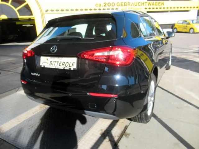 Mercedes-Benz A 200 A 200 d