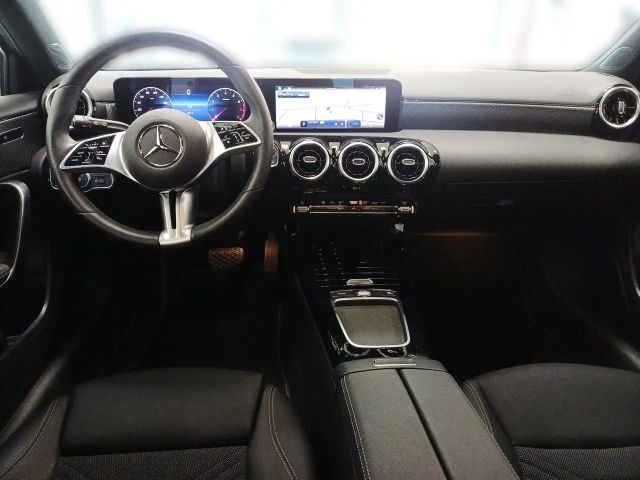 Mercedes-Benz A 180 LENKRADHEIZUNG LED HP KAMERA