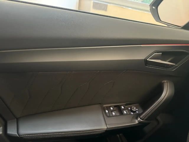 Cupra Formentor AUTOMATIK NAV LED AHK DIG-DISPLAY KAMERA ACC SITZ.