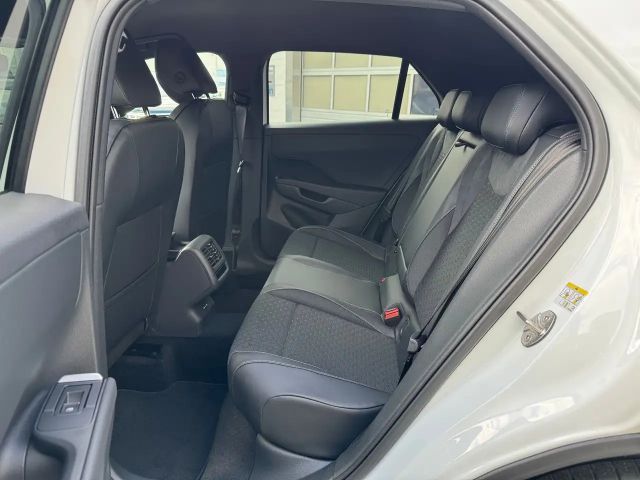 Volkswagen T-Roc 1.5 eTSI DSG R-Line